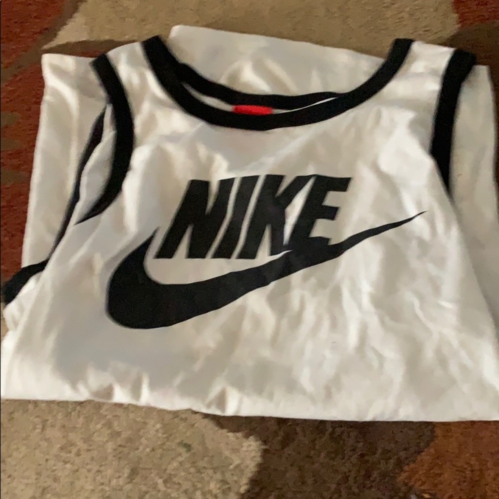 Men’s Nike sleeveless shirt size Small